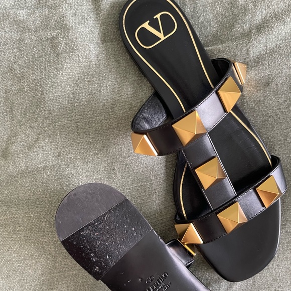 Valentino Roman Stud Slide Sandal - Picture 5 of 5